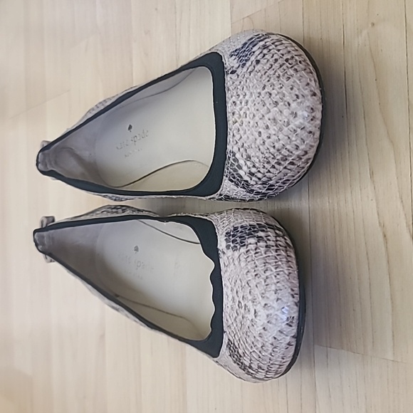 Kate Spade Snakeskin Taffy Studded Ballet Flats Slip-On Size 8.5 - Picture 4 of 9